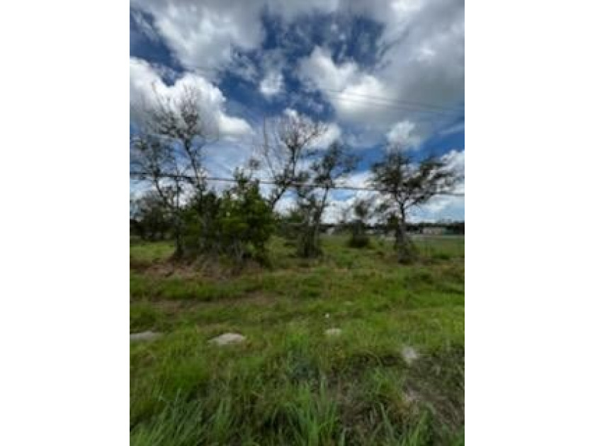 Cleared and ready for you! Great location and just a few blocks - Beach Lot for sale in Rockport, Texas on Beachhouse.com