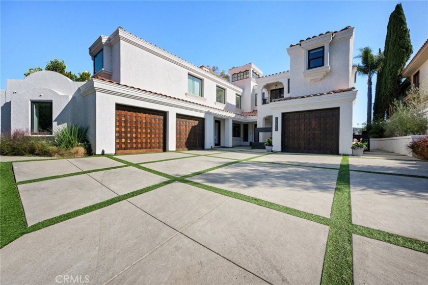 Stunning Contemporary Home on Marbella Club Golf Course
Welcome - Beach Home for sale in San Juan Capistrano, California on Beachhouse.com