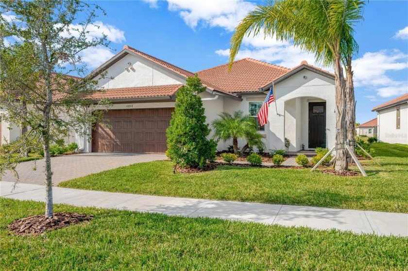 Welcome home! This nearly new Splendor floorplan awaits in the - Beach Home for sale in Wimauma, Florida on Beachhouse.com