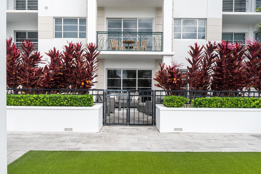 Rarely available South facing 2 bedroom that has been extremely - Beach Condo for sale in Boca Raton, Florida on Beachhouse.com