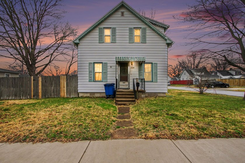 Charming 3-bedroom, 2-bath home in a convenient Michigan City - Beach Home for sale in Michigan City, Indiana on Beachhouse.com