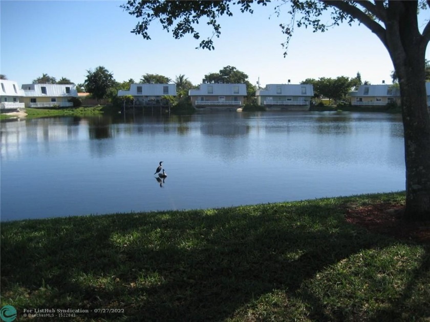 Awesome apartment on the lake. Great neighborhood. 2 bedrooms 1 - Beach Condo for sale in Oakland Park, Florida on Beachhouse.com