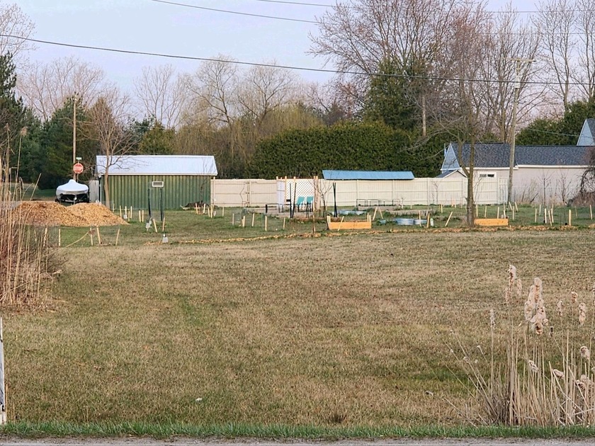 Great Building site on Lakeshore Road south of Lexington.  City - Beach Lot for sale in Lexington, Michigan on Beachhouse.com