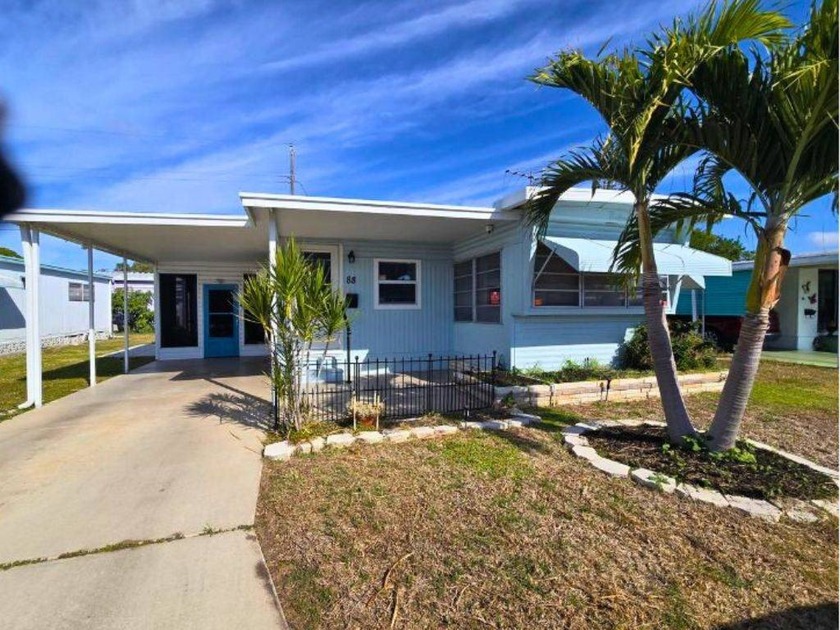 Experience the best of the Florida lifestyle in this beautifully - Beach Home for sale in Bradenton, Florida on Beachhouse.com