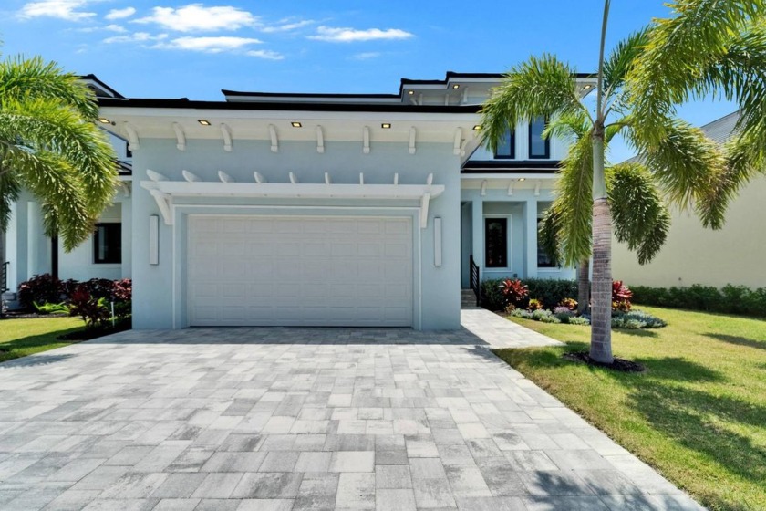 6530 Simone Shores Circle | Custom Bistro Builders Design 7 Beds - Beach Home for sale in Apollo Beach, Florida on Beachhouse.com