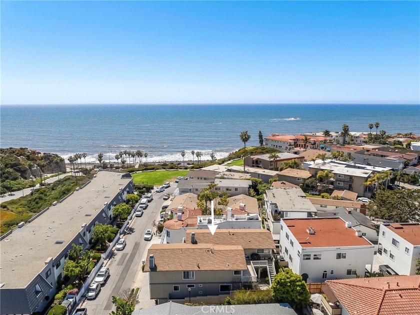 Welcome to your seaside retreat at 236 Avenida Lobeiro - with - Beach Townhome/Townhouse for sale in San Clemente, California on Beachhouse.com