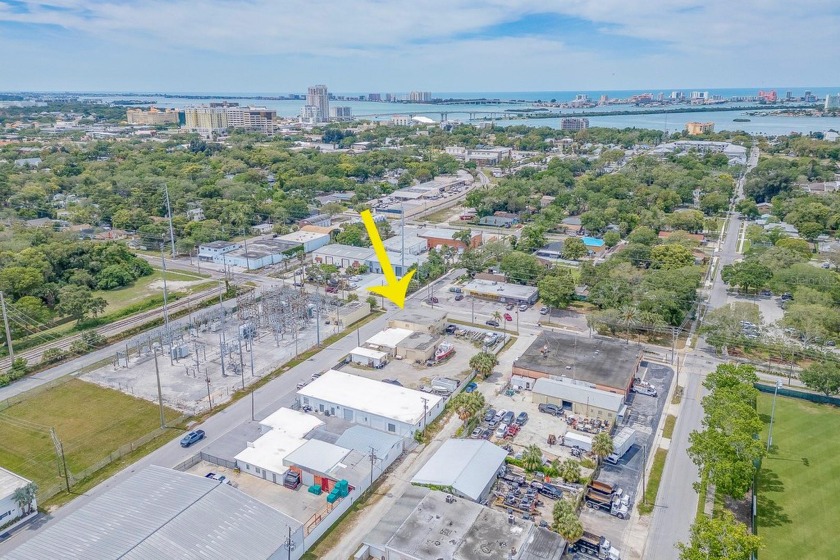 INDUSTRIAL/COMMERCIAL OPPORTUNITY !! 8,662 SQUARE FEET UNDER - Beach Commercial for sale in Clearwater, Florida on Beachhouse.com