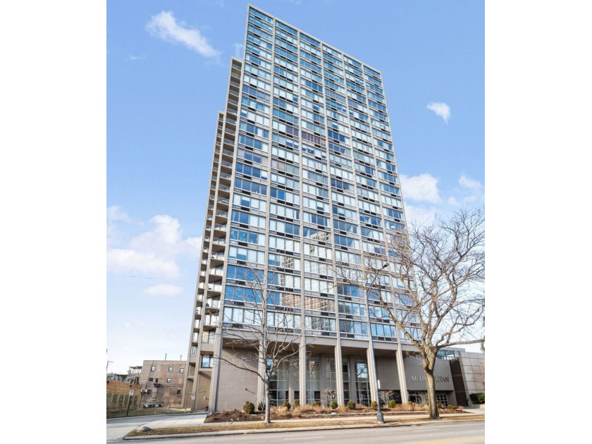 Enjoy the best of Chicago living in this well-managed - Beach Condo for sale in Chicago, Illinois on Beachhouse.com