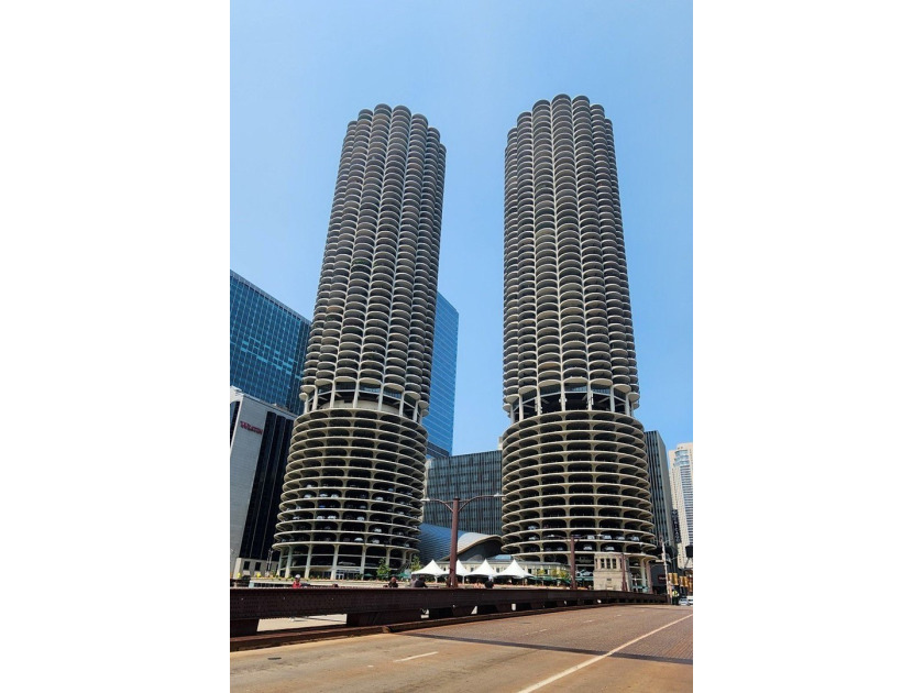 Location, location, location! Welcome to Marina City Towers in - Beach Home for sale in Chicago, Illinois on Beachhouse.com