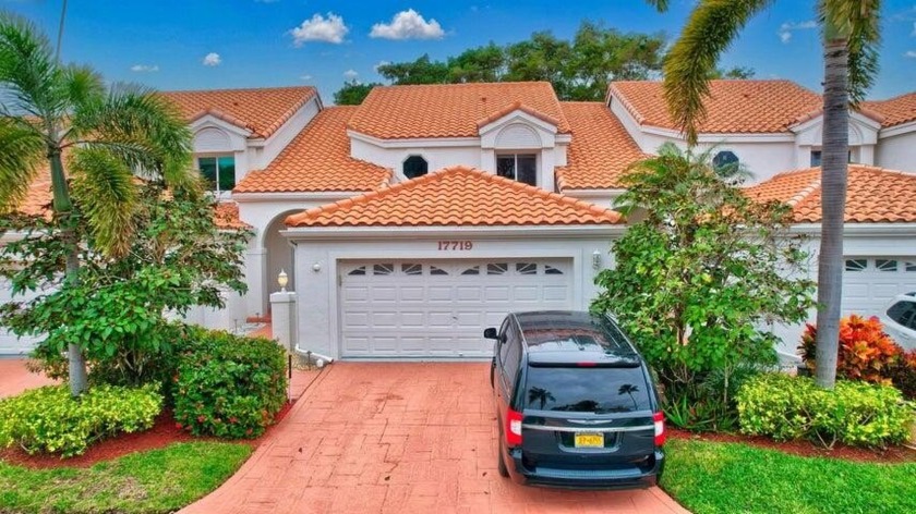 This spacious 4 bedroom, 2 and a half bath townhome is situated - Beach Townhome/Townhouse for sale in Boca Raton, Florida on Beachhouse.com