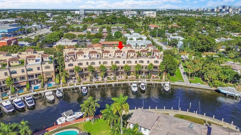 Stunning, recently updated, furnished 4-story luxury townhome - Beach Townhome/Townhouse for sale in Pompano Beach, Florida on Beachhouse.com