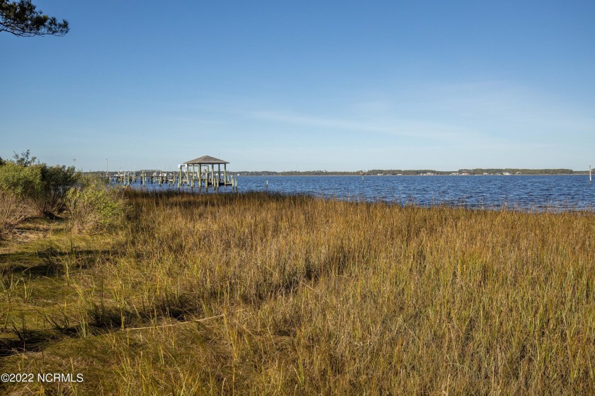 Beautiful waterfront lot in Scotts Landing Subdivision. Right on - Beach Lot for sale in Morehead City, North Carolina on Beachhouse.com