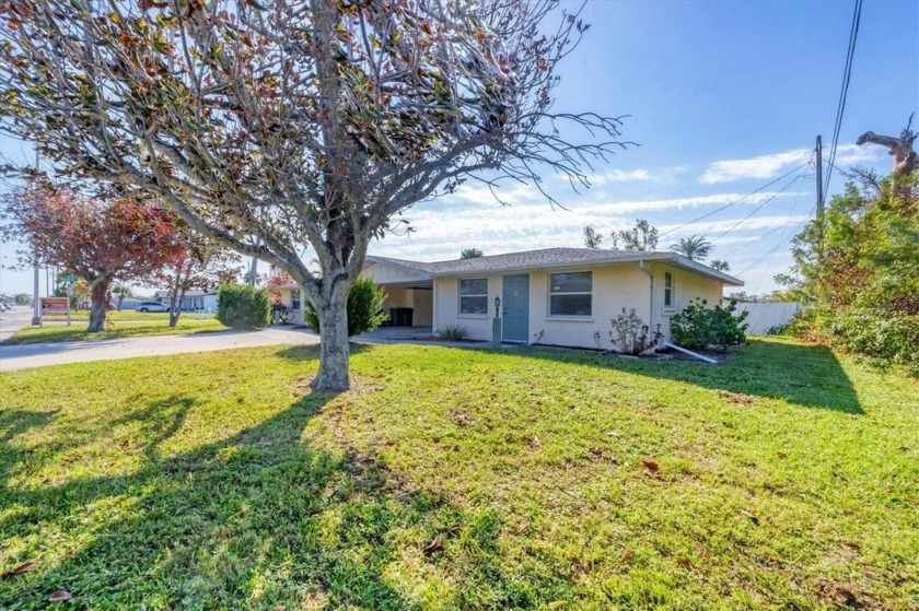 Immaculate updated concrete block duplex, just 3.4 miles from - Beach Townhome/Townhouse for sale in Englewood, Florida on Beachhouse.com