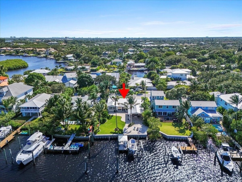 Premier Waterfront Opportunity in Yacht Club Estates!A boater's - Beach Home for sale in Jupiter, Florida on Beachhouse.com