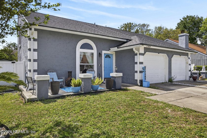 East Arlington gem featuring a renovated kitchen, NEW roof, cozy - Beach Townhome/Townhouse for sale in Jacksonville, Florida on Beachhouse.com
