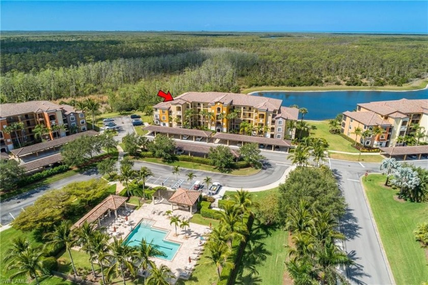 PRICED TO MOVE!  This beautifully updated 2 bedroom, 2 bathroom - Beach Home for sale in Naples, Florida on Beachhouse.com