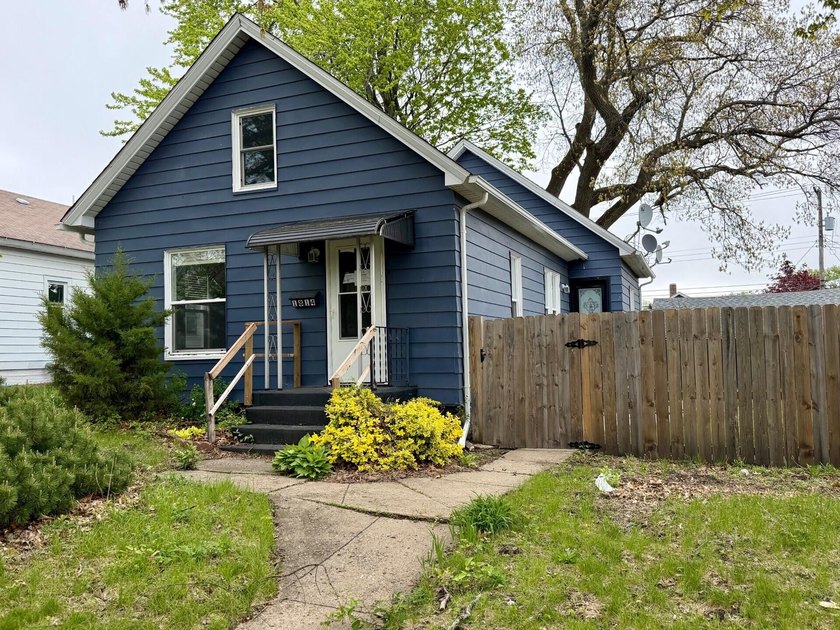 Step into a spacious 4 bedroom home located just minutes from - Beach Home for sale in Michigan City, Indiana on Beachhouse.com