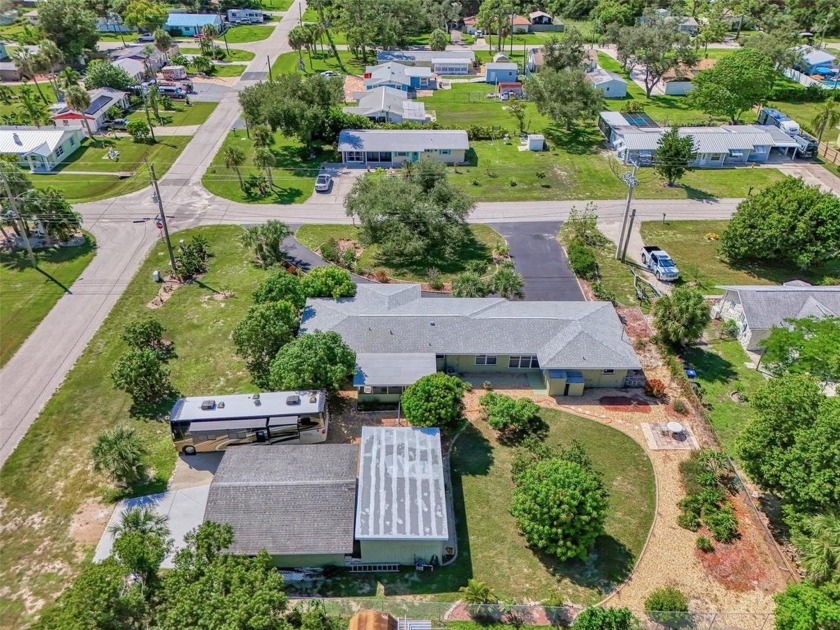 THIS HOME SURVIVED MILTON WITH NO DAMAGE FROM WATER OR WIND! - Beach Home for sale in Englewood, Florida on Beachhouse.com