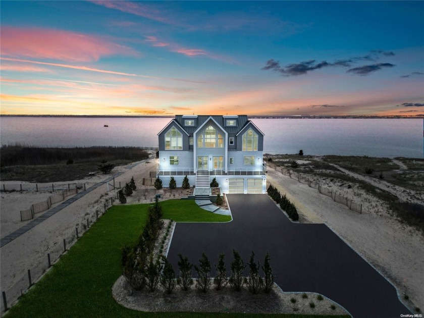 Transcending the notion of a mere home with an exquisite blend - Beach Home for sale in Westhampton Beach, New York on Beachhouse.com