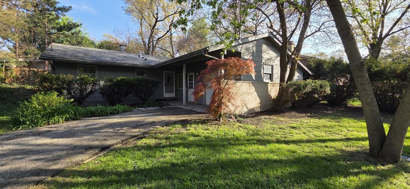 New to Market! Welcome to 124 Diana Road, located in the highly - Beach Home for sale in Portage, Indiana on Beachhouse.com