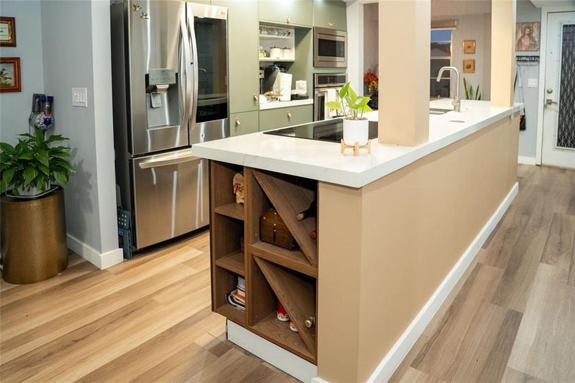 Amazing Lake View from 4th floor 2Bedroom, 2Bathroom condo - Beach Condo for sale in Pembroke Pines, Florida on Beachhouse.com