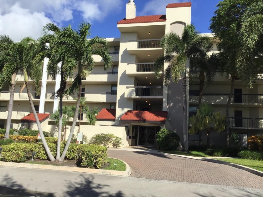 Welcome to paradise! This stunning 5th-floor unit in the - Beach Condo for sale in Delray Beach, Florida on Beachhouse.com