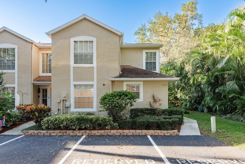 Welcome to this charming END-UNIT townhome in a peaceful - Beach Townhome/Townhouse for sale in Palm Harbor, Florida on Beachhouse.com