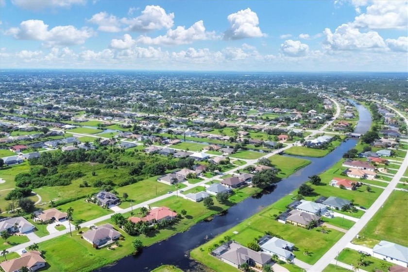 Canal-Front Buildable Lot in Rotonda West!

Located on the - Beach Lot for sale in Rotonda West, Florida on Beachhouse.com