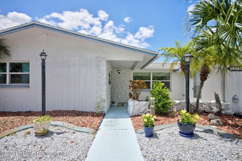 HUGE REDUCTION TO $475K!!! COME SEE THIS GREAT 3 BEDROOM, 3 BATH - Beach Home for sale in Hudson, Florida on Beachhouse.com