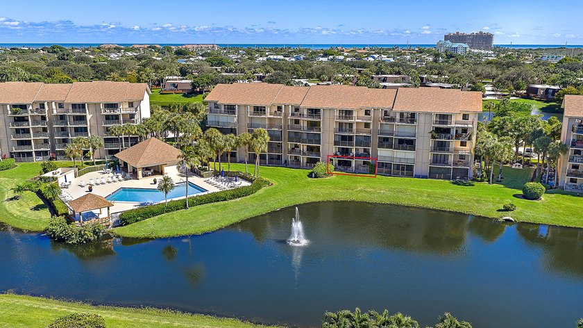 First floor walk-in condo with peaceful lake and marina views in - Beach Condo for sale in Jupiter, Florida on Beachhouse.com