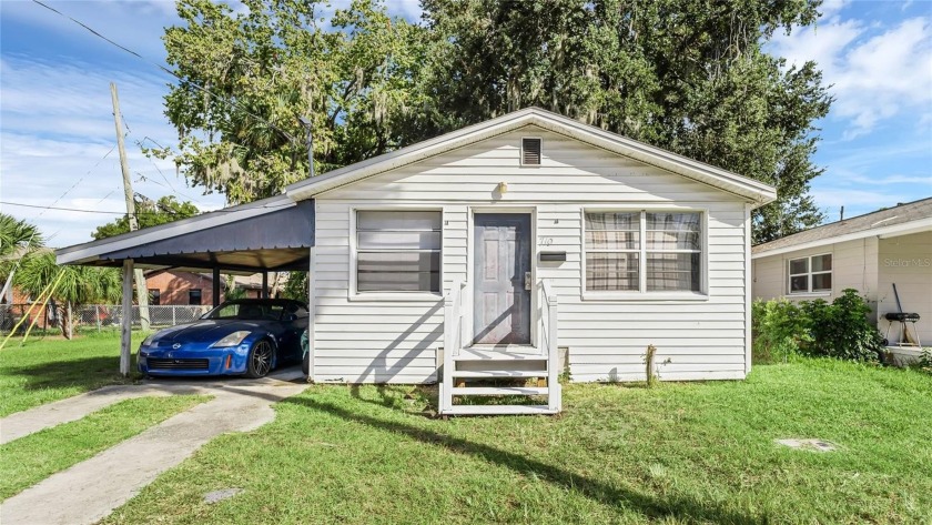 Discover 710 Loomis Ave, a charming 3-bedroom, 1-bathroom - Beach Home for sale in Daytona Beach, Florida on Beachhouse.com