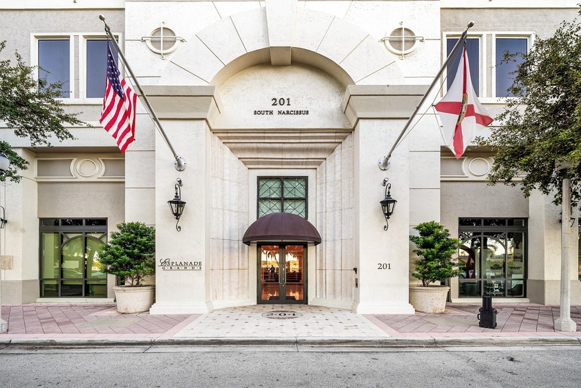 Spectacular 4 BR/4.5 Ba, 5400 sf home in the sky. This apartment - Beach Condo for sale in West Palm Beach, Florida on Beachhouse.com