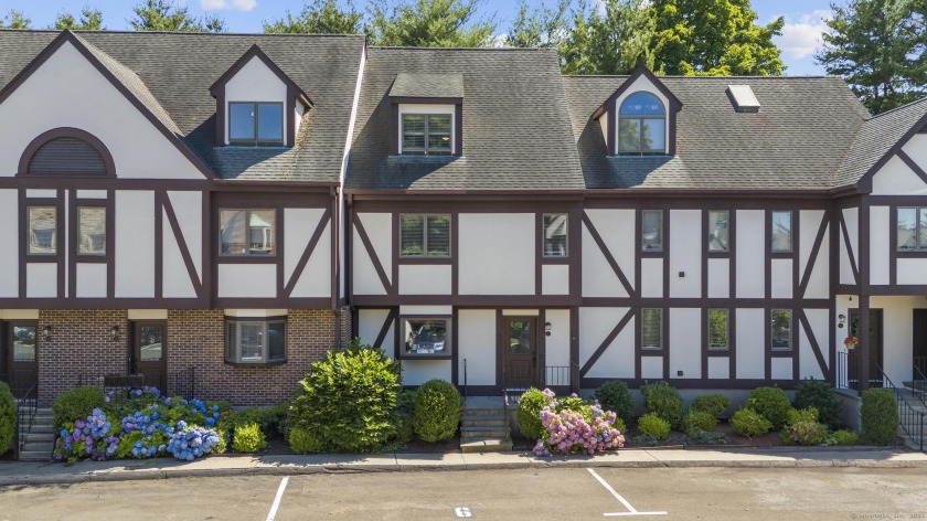 Welcome to this stylish, move-in ready townhouse in the highly - Beach Condo for sale in Stamford, Connecticut on Beachhouse.com