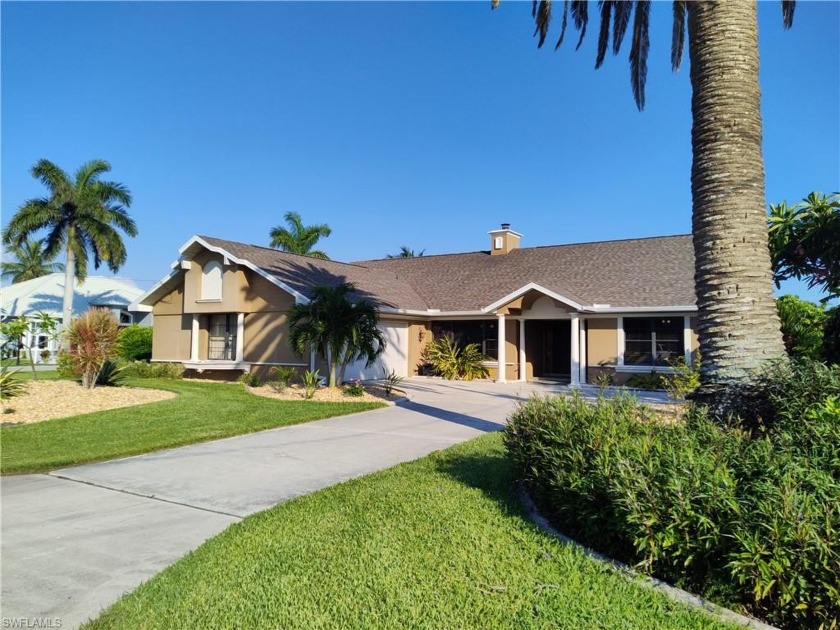 Take a close look at this beautiful 3 bedroom, 2.5 bath, 2 car - Beach Home for sale in Cape Coral, Florida on Beachhouse.com