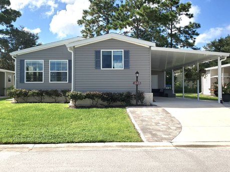 THIS HOME IS ON LEASE LAND WITH A MONTHLY LOT RENT OF $413 AND - Beach Home for sale in Homosassa, Florida on Beachhouse.com