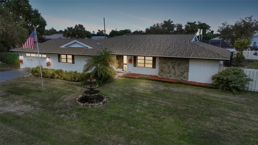 HIGH AND DRY !!!! This stunning 5-bedroom, three-bath pool home - Beach Home for sale in Port Charlotte, Florida on Beachhouse.com