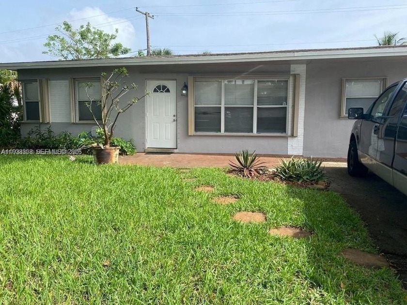 Welcome to this beautiful upated home in the heart of cresthaven - Beach Home for sale in Pompano Beach, Florida on Beachhouse.com