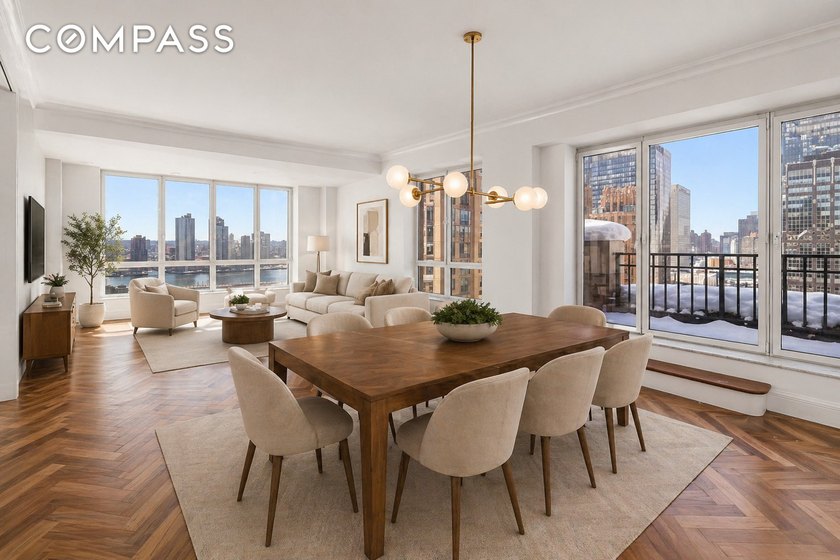 Rediscover a classic Penthouse 5B is a gracious, sun-filled - Beach Condo for sale in New York, New York on Beachhouse.com