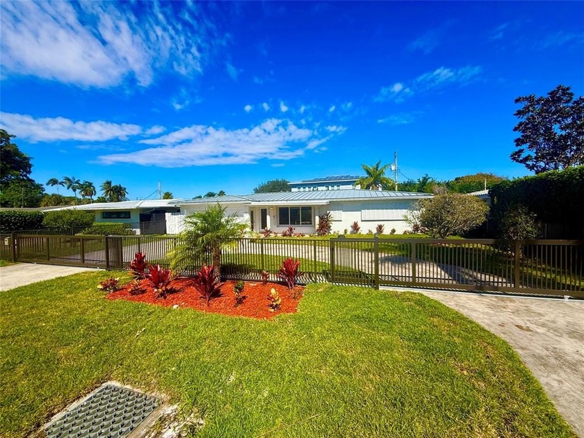 10 minute walk to the beach ! Spacious two bedroom two bath with - Beach Home for sale in Pompano Beach, Florida on Beachhouse.com