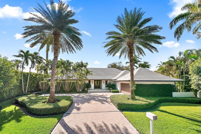 Nestled in the coveted Near North End, this stunning - Beach Home for sale in Palm Beach, Florida on Beachhouse.com