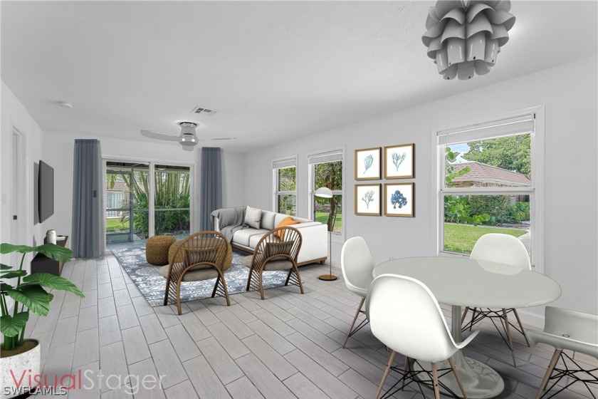 DIRECT GULF ACCESS Villa with deeded boat dock! Location can't - Beach Home for sale in Naples, Florida on Beachhouse.com