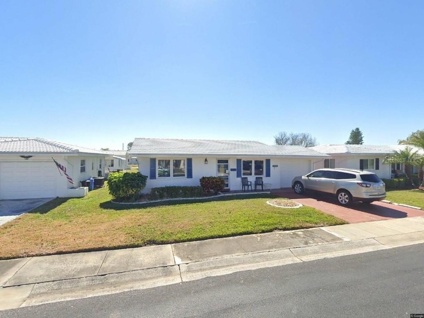 Well maintained home in quiet but lively 55+ community with - Beach Condo for sale in Pinellas Park, Florida on Beachhouse.com