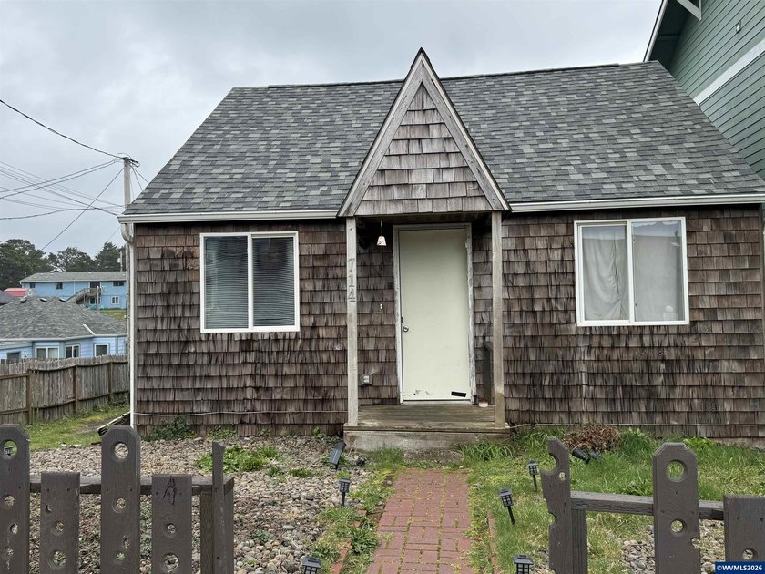 A Bumpable Offer has Been Accepted. Opportunity awaits in the - Beach Home for sale in Newport, Oregon on Beachhouse.com