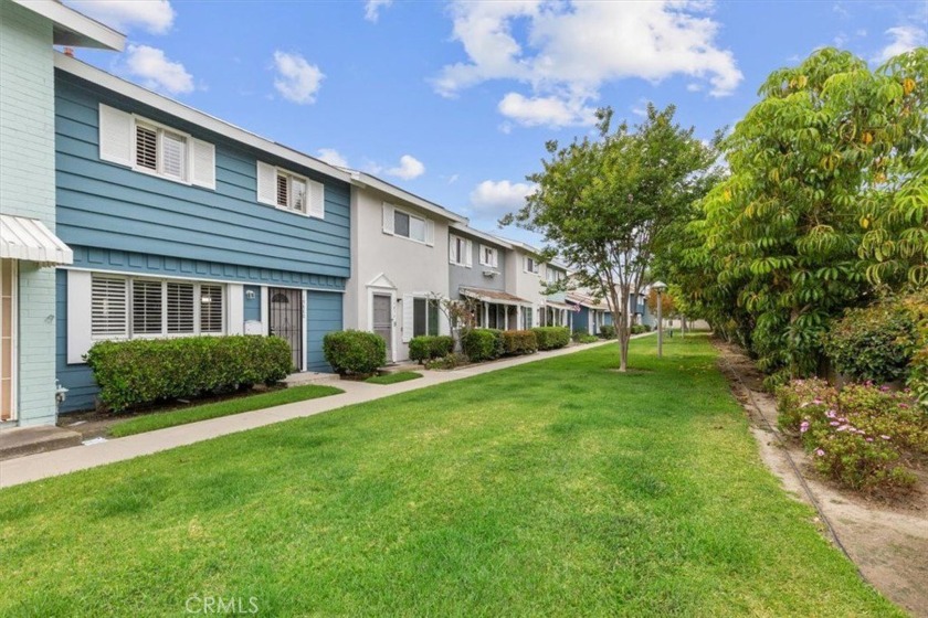 Experience the best of coastal living in this charming - Beach Townhome/Townhouse for sale in Huntington Beach, California on Beachhouse.com