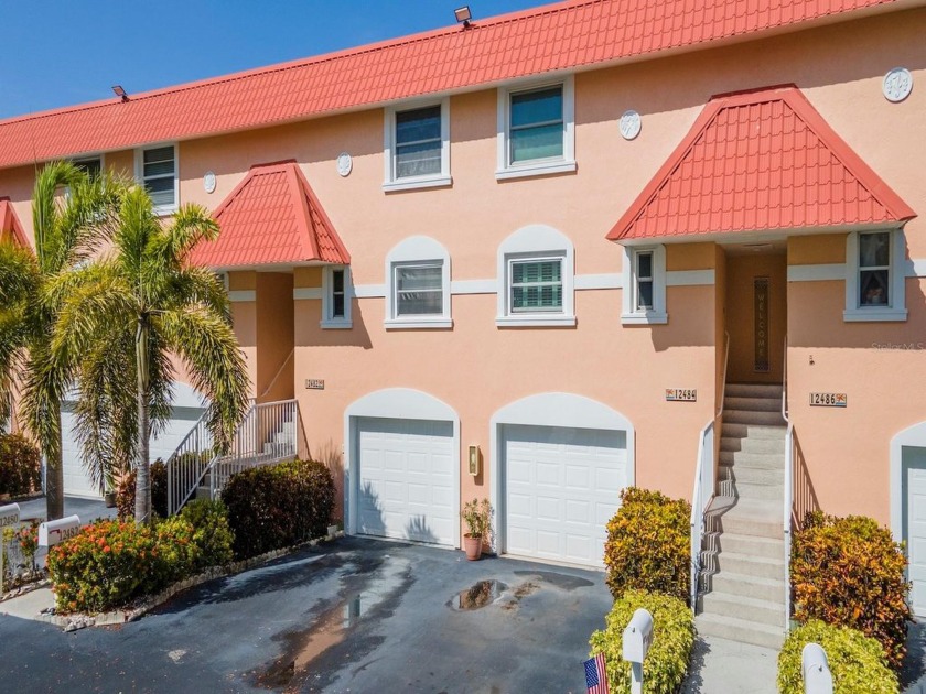 Short Sale. Welcome to your dream home in Isle of Capri, located - Beach Townhome/Townhouse for sale in Treasure Island, Florida on Beachhouse.com