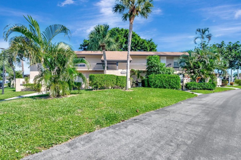 QUIET Neighborhood, 2nd story corner unit with only 4 units in - Beach Condo for sale in Delray Beach, Florida on Beachhouse.com