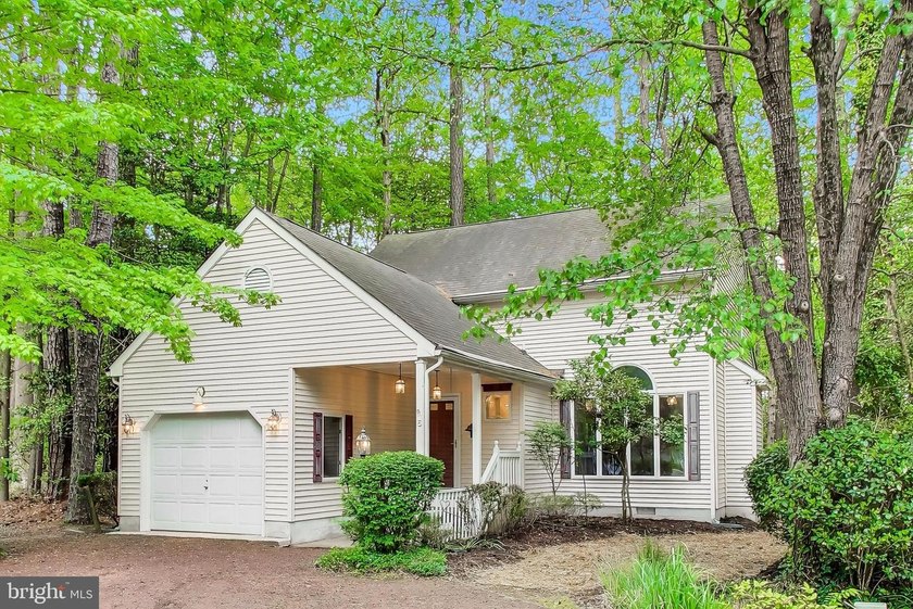Privacy awaits! Located on a cul-de-sac and backing to a scenic - Beach Home for sale in Ocean Pines, Maryland on Beachhouse.com