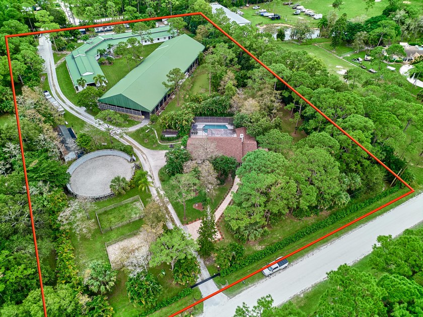 21-Stall + Jupiter Farms Equestrian Estate | Arena + Trainer - Beach Home for sale in Jupiter, Florida on Beachhouse.com