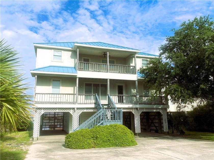 Fantastic house with 74' of bayfront on Quivira Bay on the West - Beach Home for sale in Dauphin Island, Alabama on Beachhouse.com