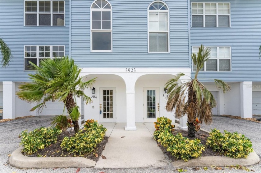 Rarely available 3 story townhouse in Cape Haze! No worries - Beach Townhome/Townhouse for sale in Rotonda West, Florida on Beachhouse.com